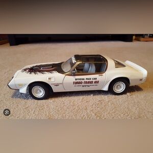ISO 1980 Pontiac Firebird Trans Am Pace Car 1/18